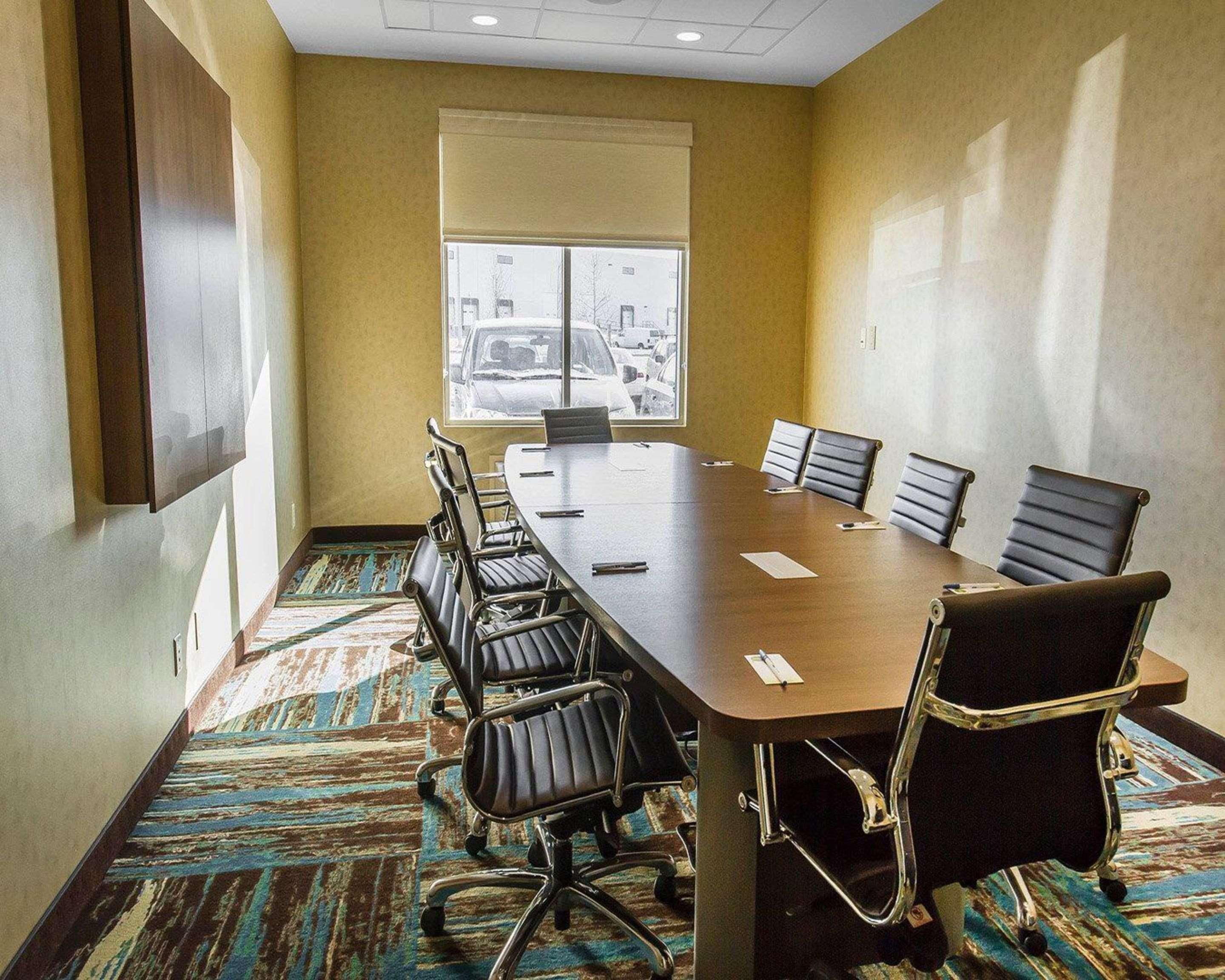 Comfort Inn & Suites Airport North YYC Eksteriør bilde