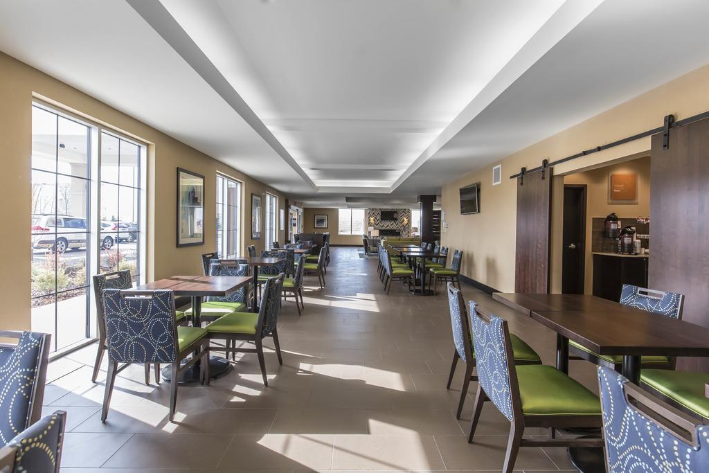 Comfort Inn & Suites Airport North YYC Eksteriør bilde